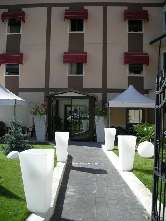Hotel De Meis Capistrello Luaran gambar