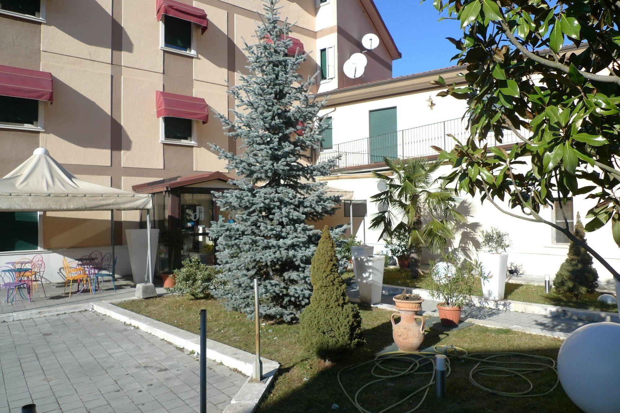Hotel De Meis Capistrello Luaran gambar