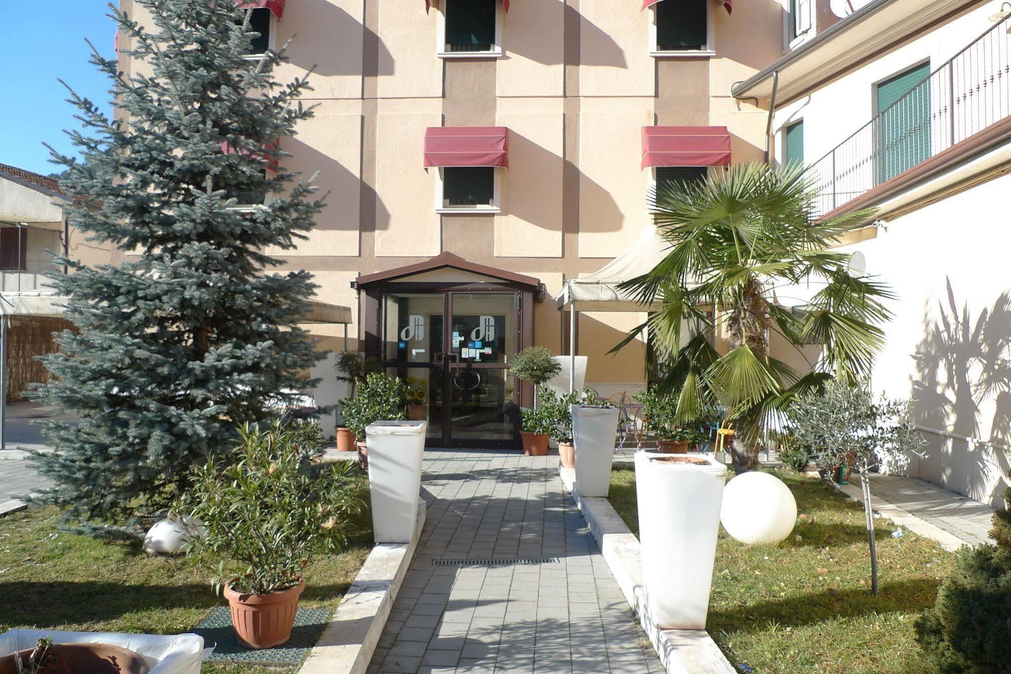 Hotel De Meis Capistrello Luaran gambar